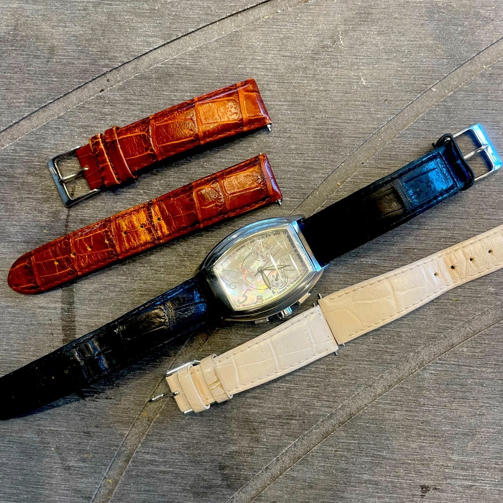 Eleni New Yorker  watch  with Interchangeable Straps